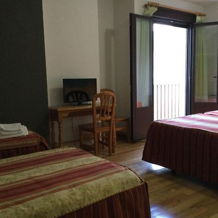 Hotel Cinco Castanos Candelario Bagian luar foto