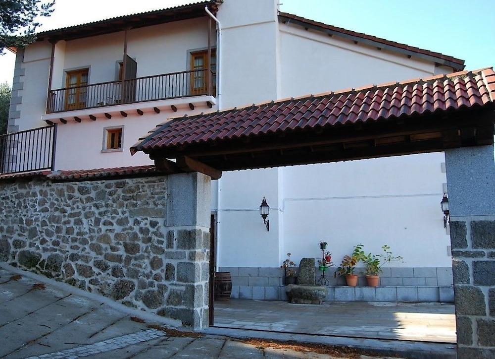 Hotel Cinco Castanos Candelario Bagian luar foto